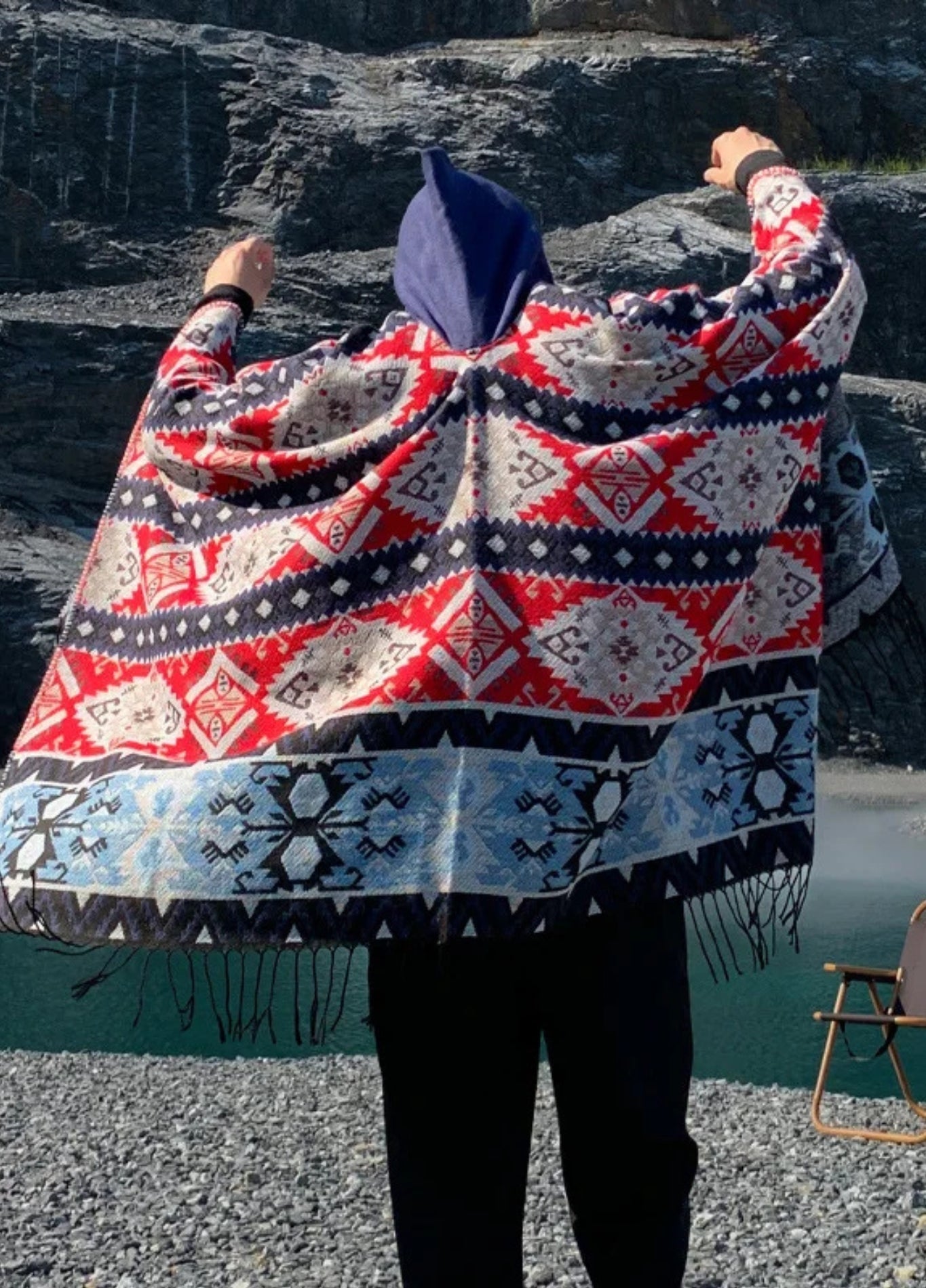 Andean-inspired men's poncho | Korr 