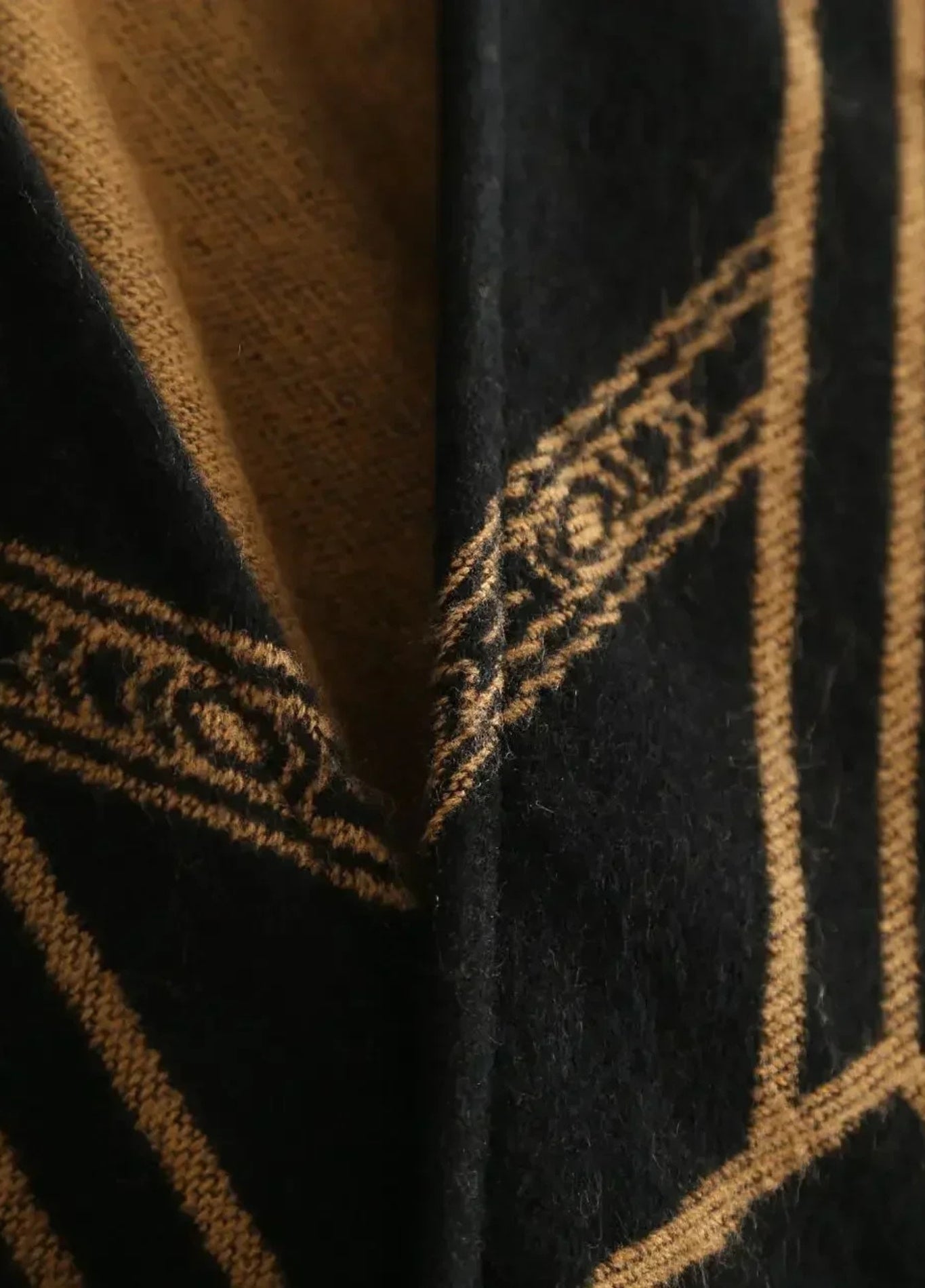 Poncho Cape with Geometric Design | Sorelia 