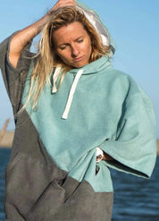 Hooded towel poncho for beach | Owave