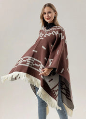 Ladies poncho with geometric jacquard | Aya