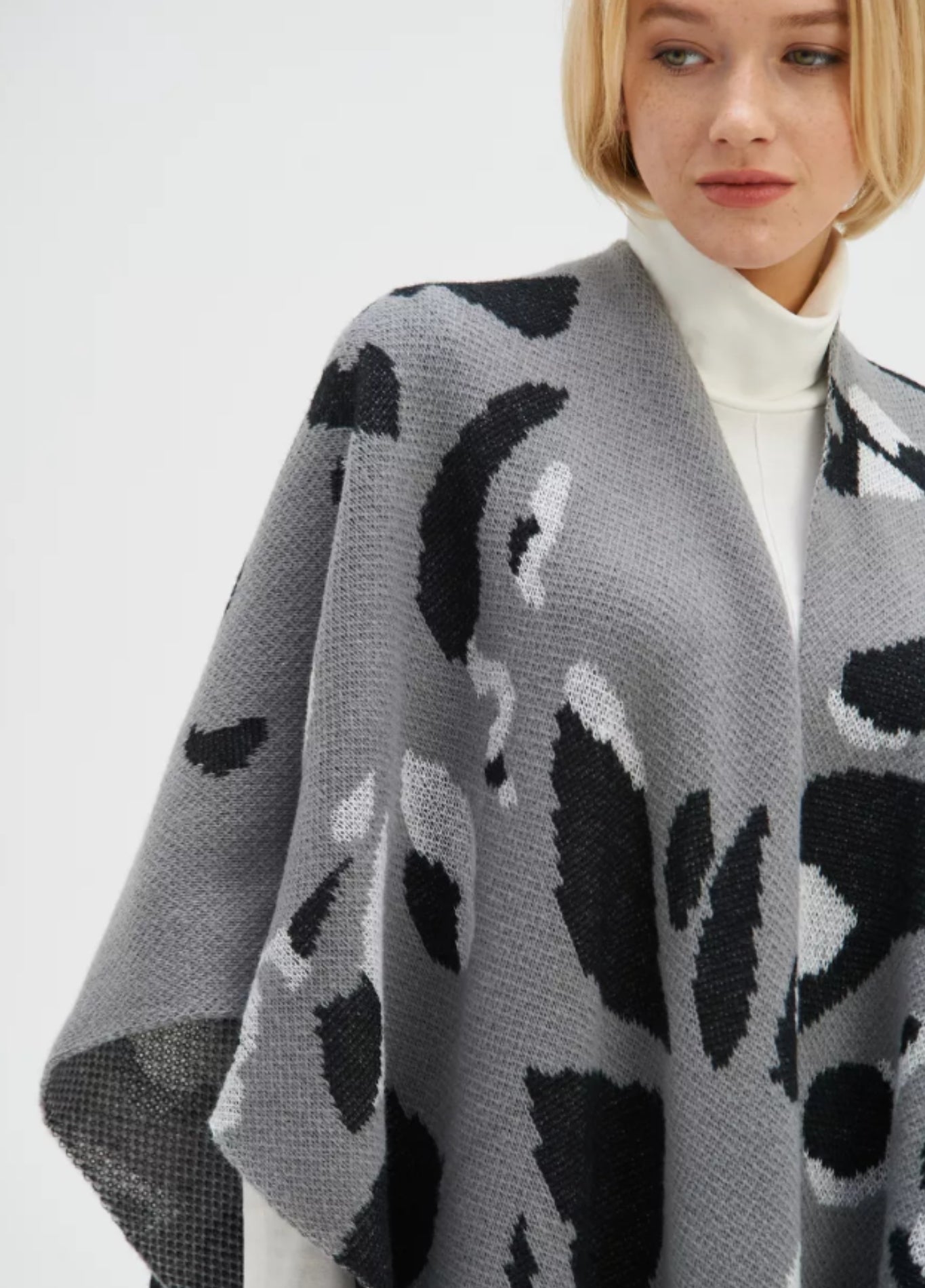 Women's animal print poncho | Wyldéa