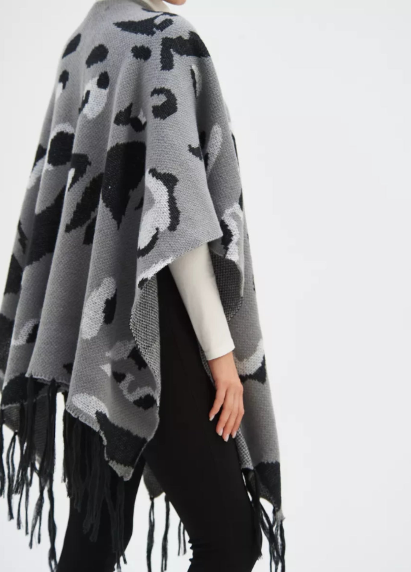 Women's animal print poncho | Wyldéa