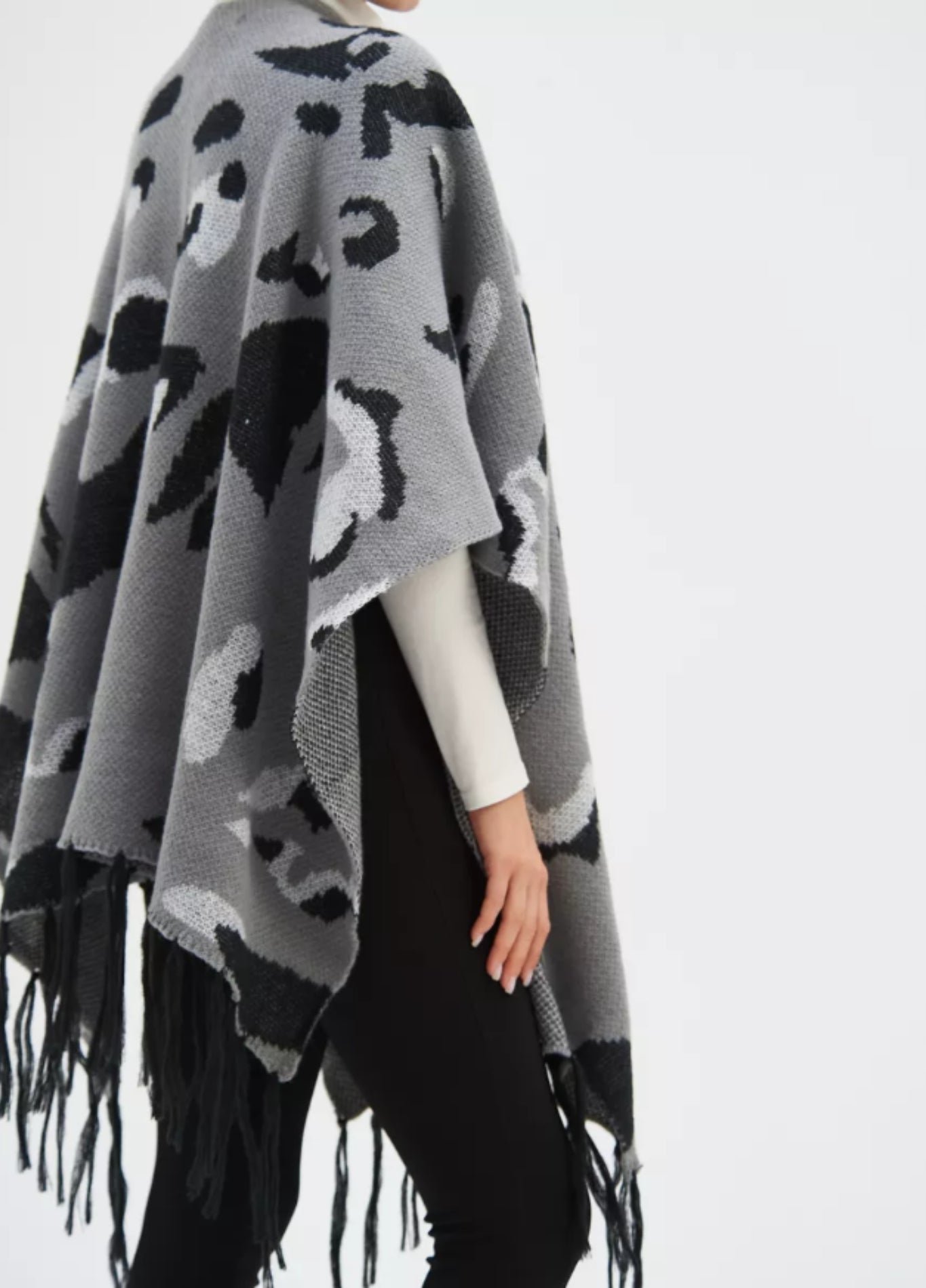 Women's animal print poncho | Wyldéa